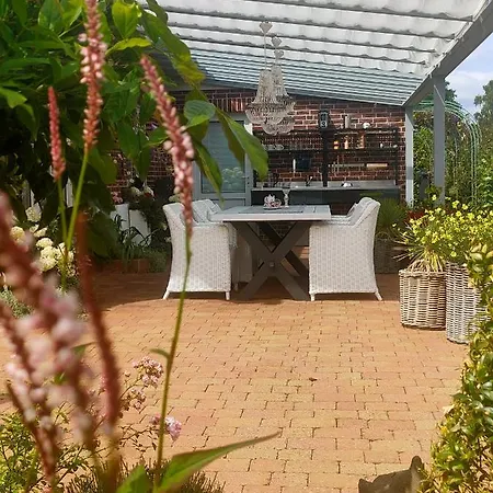 Luana's White Homestay Surwold