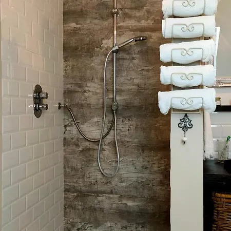 Luana's White * Surwold