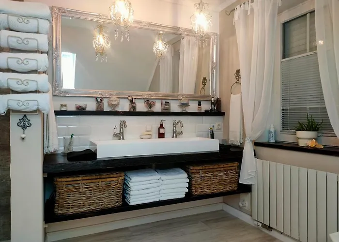 Luana's White Surwold