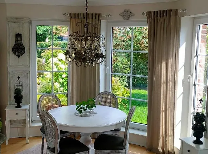 Luana's White Проживание в семье Surwold